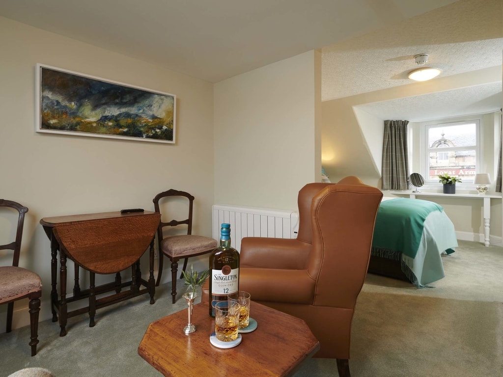 Ross Main Room View